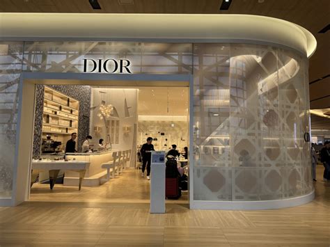 可愛すぎる！！新規オープンした「Café DIOR 」に .